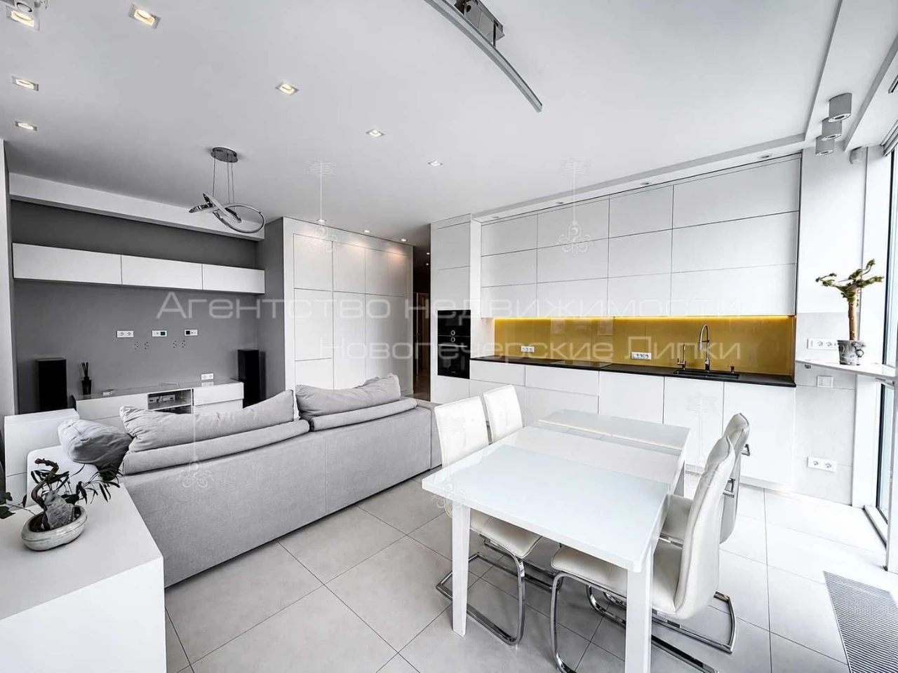 Sale of a 3-room apartment 89 sq.m. in the residential complex "Novopekerski Lipki" on Andriy Verkholyad Street.