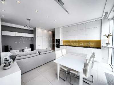 Sale of a 3-room apartment 89 sq.m. in the residential complex "Novopekerski Lipki" on Andriy Verkholyad Street.