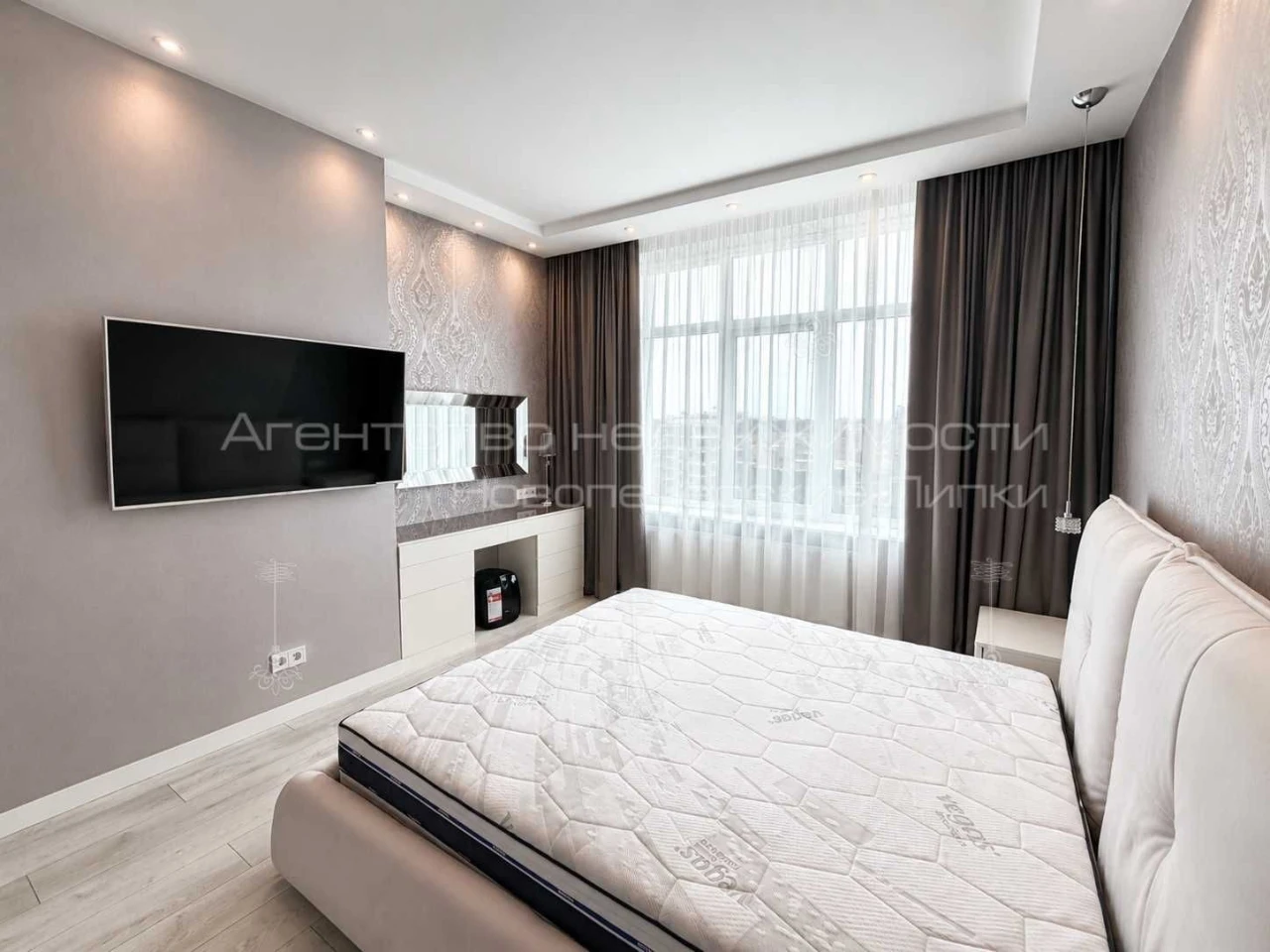 Sale of a 3-room apartment 89 sq.m. in the residential complex "Novopekerski Lipki" on Andriy Verkholyad Street.