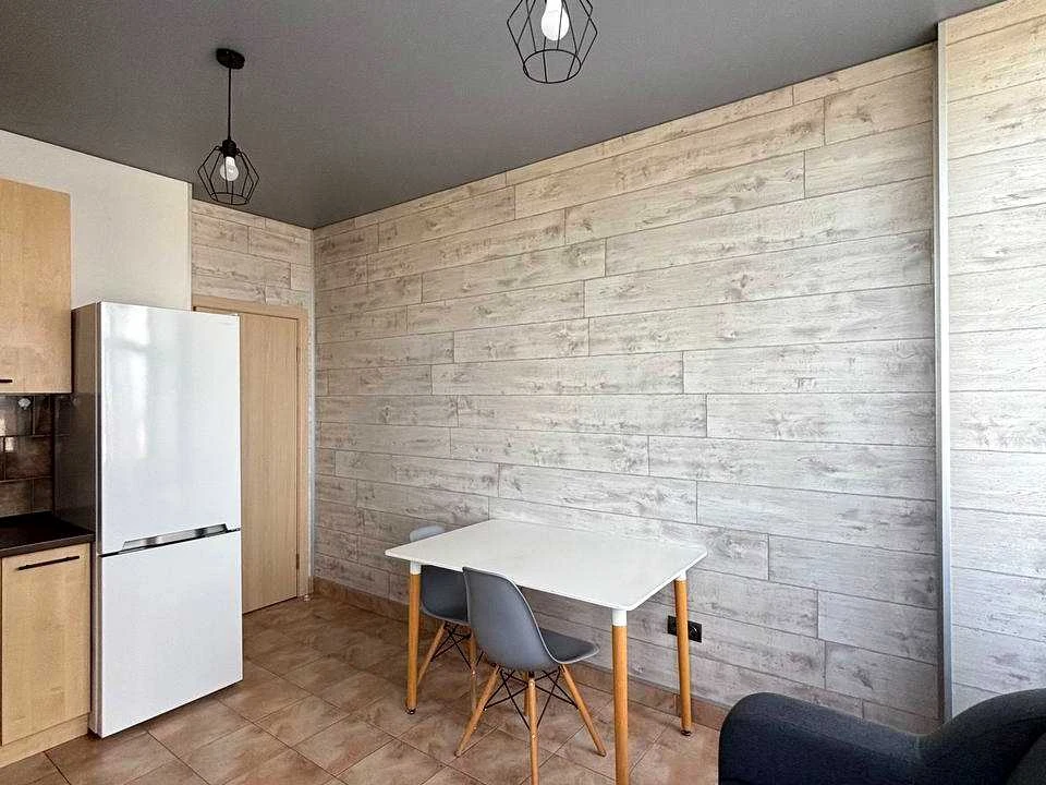 Apartment. Yunatska Street, Kyiv