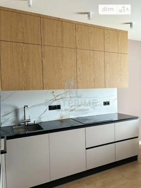 Sale of 3-room apartment 74 sq. m. on Yevhena Sverstyuk St. 6G, apt.