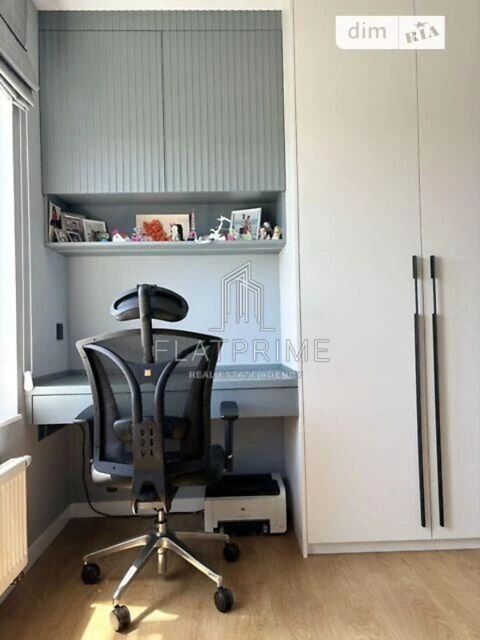 Sale of 3-room apartment 74 sq. m. on Yevhena Sverstyuk St. 6G, apt.