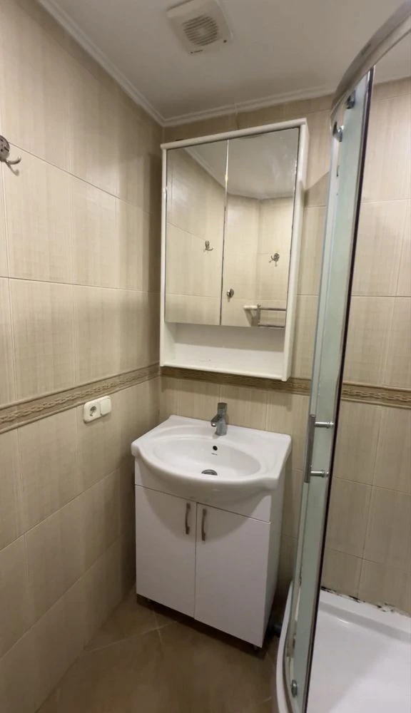 Rent 1-bedroom apartment near Kharkiv and Virylia metro stations