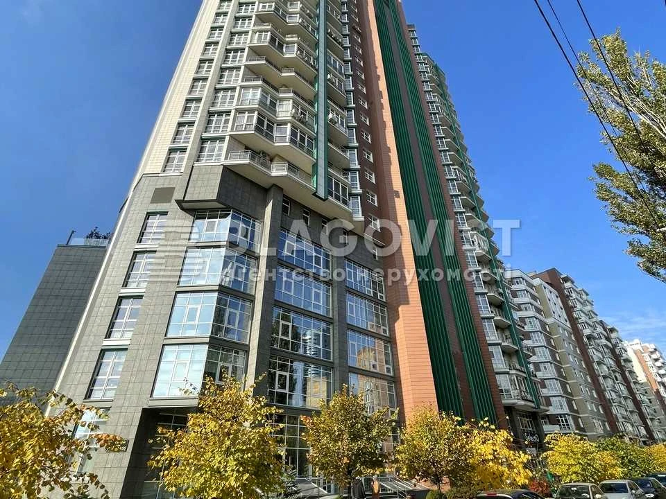 Apartment. Kyiv, Saperne Pole Street