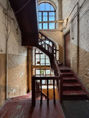 For Sale: 2-Bedroom Apartment in the Heart of Zoloti Vorta, Шевchenkivsky District