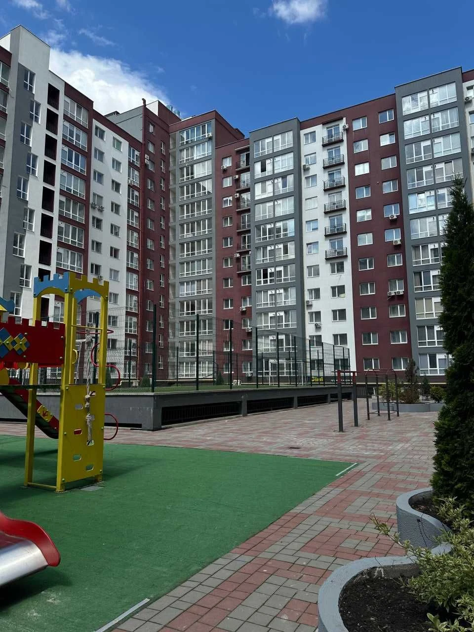 Sale of a two-bedroom apartment in the city center on the second floor, attractive price
