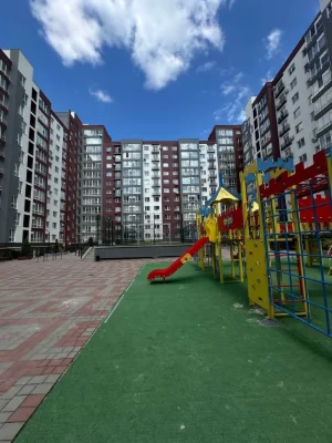 Sale of a two-bedroom apartment in the city center on the second floor, attractive price