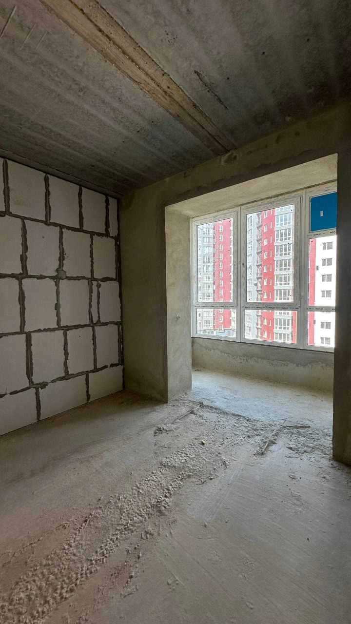 Sale of a two-bedroom apartment in the city center on the second floor, attractive price