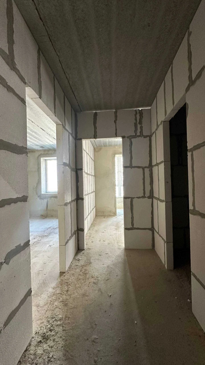 Sale of a two-bedroom apartment in the city center on the second floor, attractive price