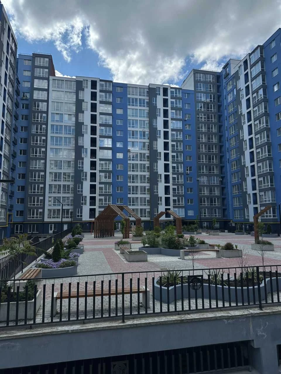 Sale of a two-bedroom apartment in the city center on the second floor, attractive price