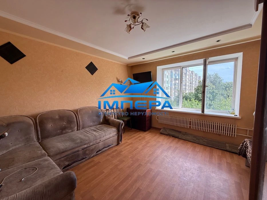 Продаж 2к квартири на Алмазному. Окремі кімнати