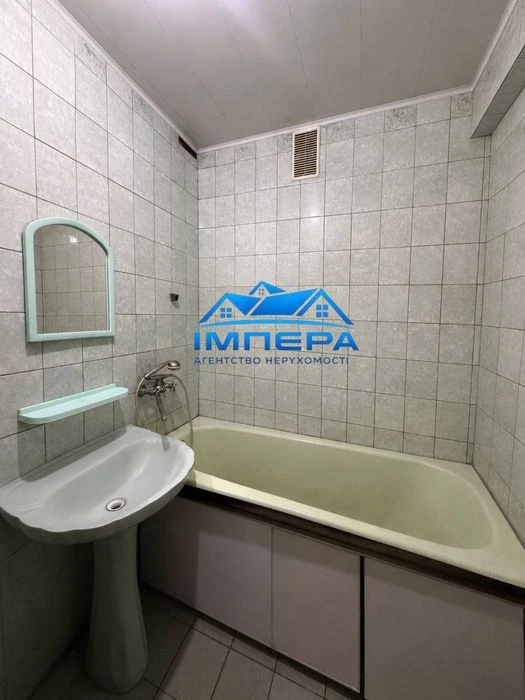 Продаж 2к квартири на Алмазному. Окремі кімнати