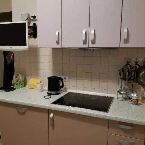 For Sale: Hotel-Type Apartment