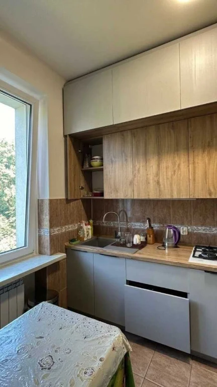 Продам 3кімнатну квартиру з капітальним ремонтом, дешево, Ха