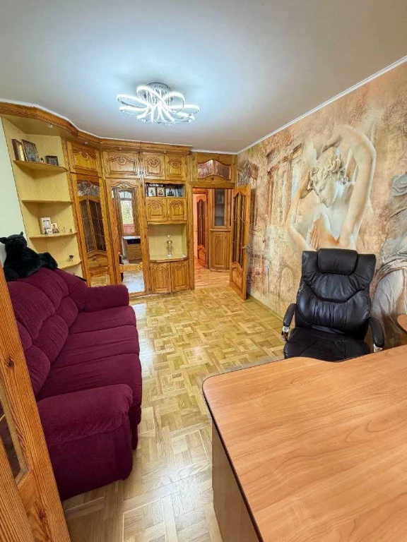 Продам 3 кімнатна квартира біля метро Перемога