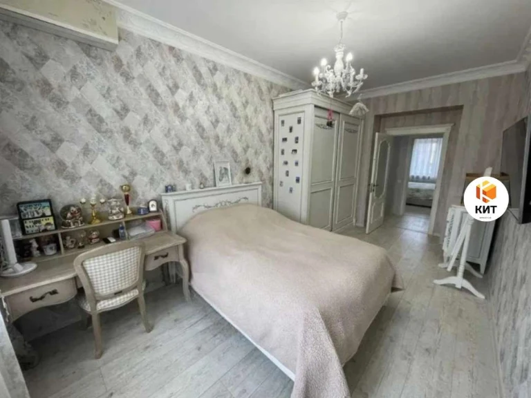 4к.90м2 Центр (Восстания, Защитников Украины, ул. Сомовская)