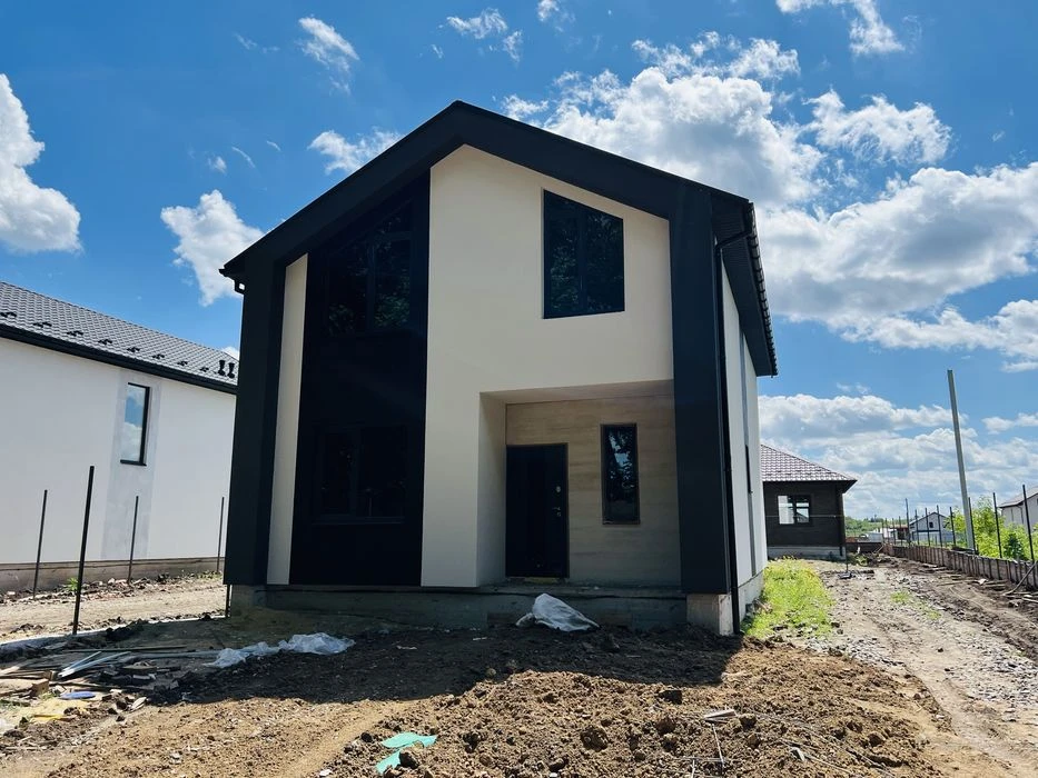 Продам двохповерховий будинок 120 кв.м., 4 кімнати, р-н. Кри