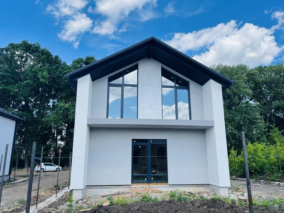 Продам двохповерховий будинок 120 кв.м., 4 кімнати, р-н. Кри