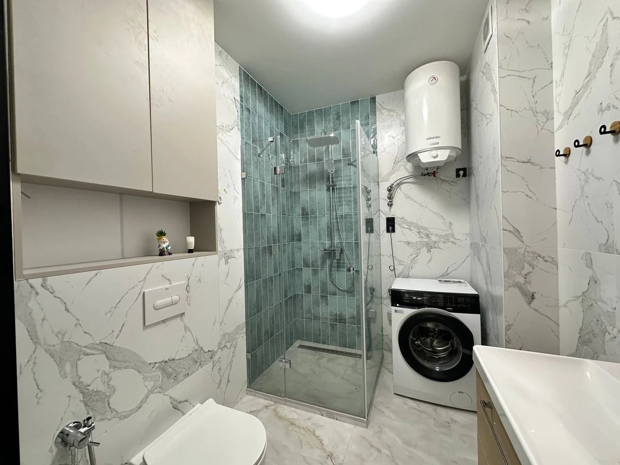 Near M Теремки. Generator. New renovation, no one has lived. M