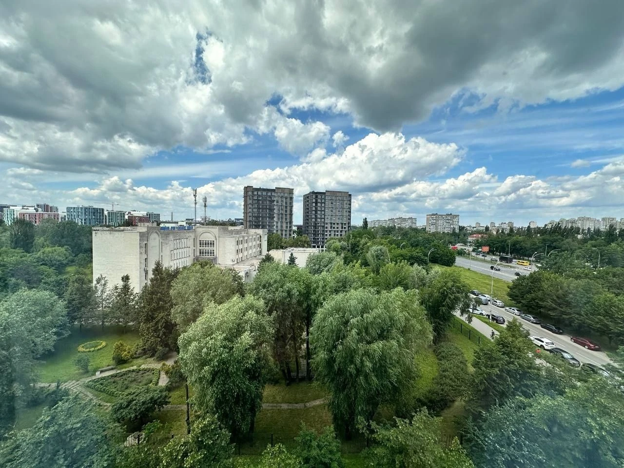 Near M Теремки. Generator. New renovation, no one has lived. M