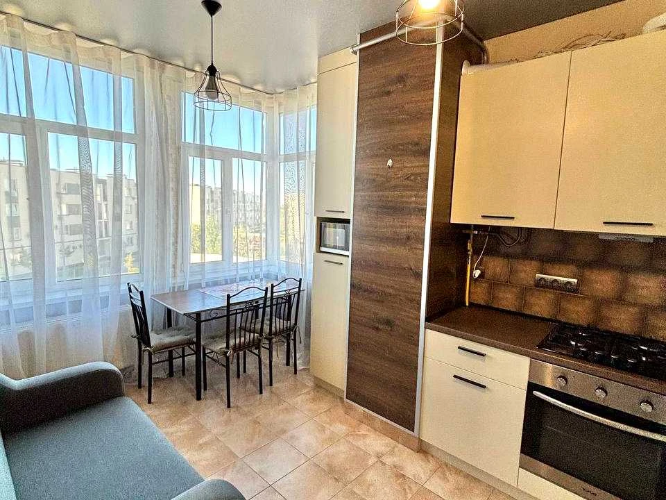 Apartment. Yunatska St., Kyiv