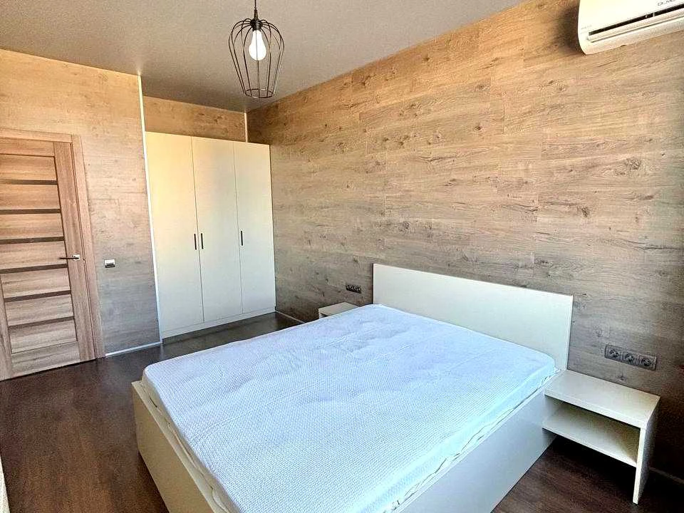 Apartment. Yunatska St., Kyiv