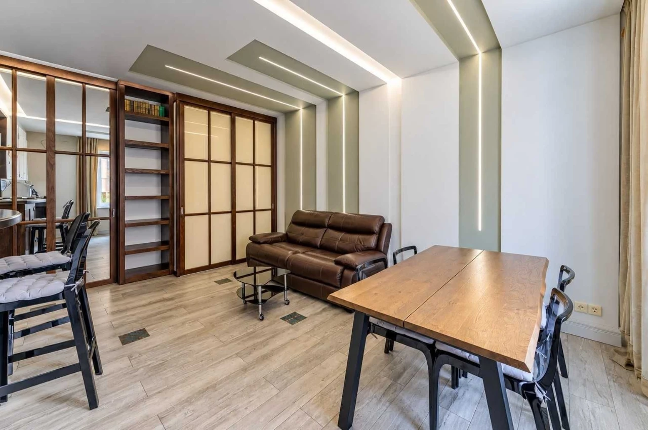 2к Center Shevchenkivsky Oleся Гончара Golden Gates B Xmeln