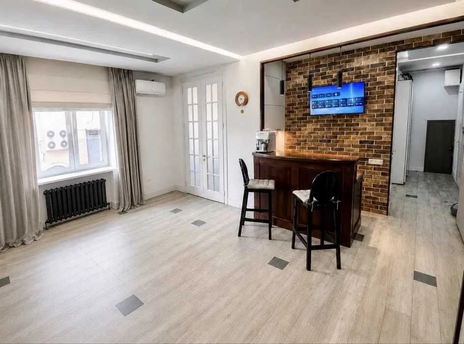 2к Center Shevchenkivsky Oleся Гончара Golden Gates B Xmeln