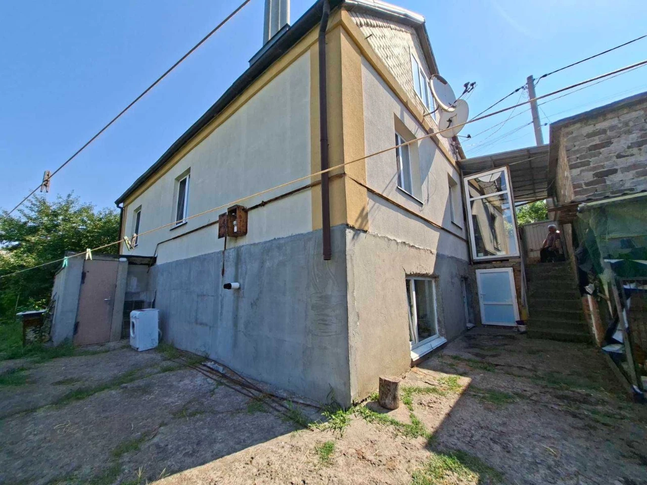 For Sale: House in Dnipro - 103 sq m, 9 acres, 2 garages