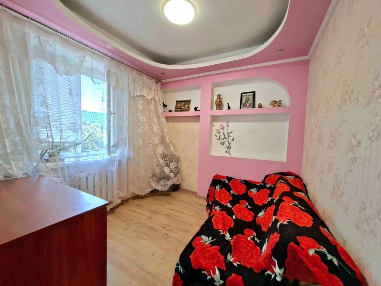 For Sale: House in Dnipro - 103 sq m, 9 acres, 2 garages