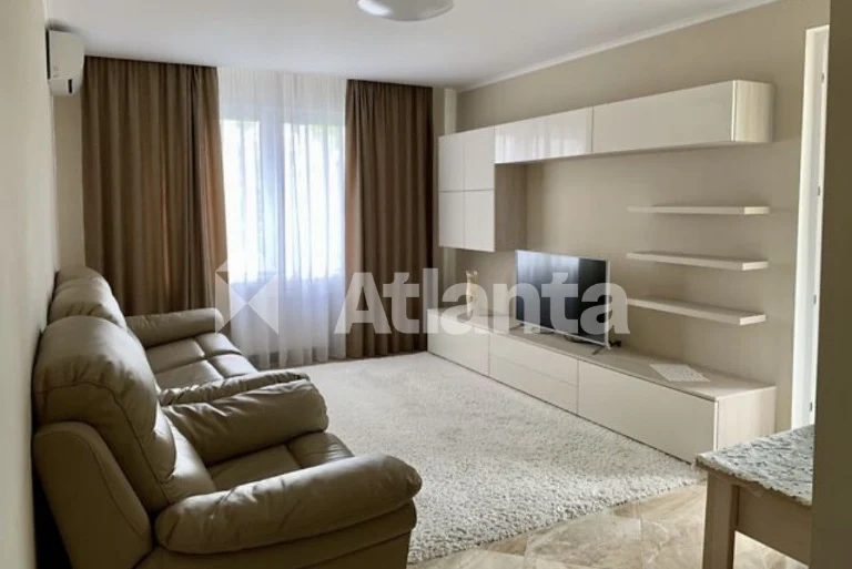 2-bedroom apartment renovated in the "Zoryane Misto 2" residential complex