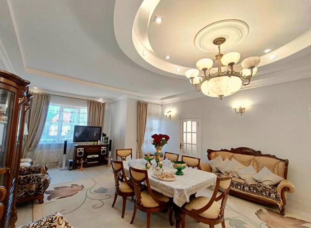 For Sale: House on Dmitry Donskoy Street