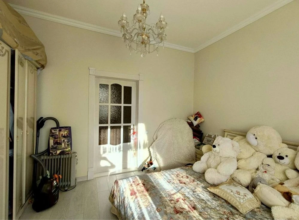 For Sale: House on Dmitry Donskoy Street