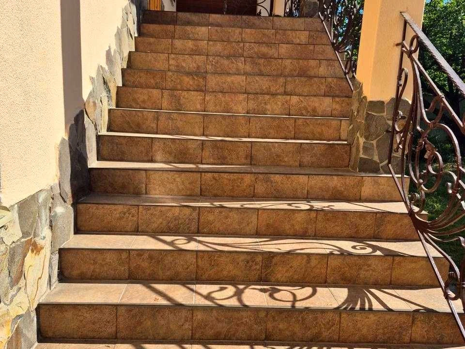 Будинок. Ужгород, Польова вул.