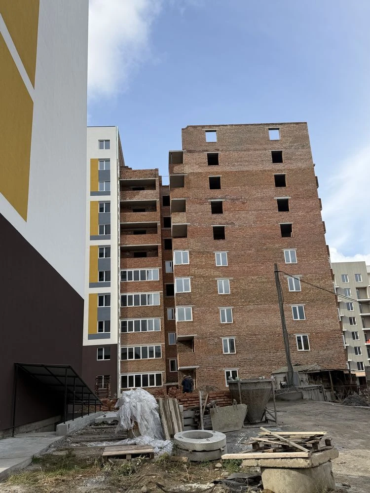 Продажа 2-комнатной квартиры в микрорайоне Выставка