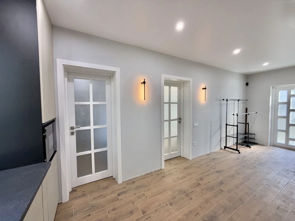 Sale of a renovated one-story house in a good location