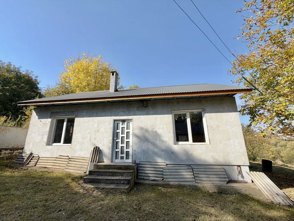 Sale of a renovated one-story house in a good location
