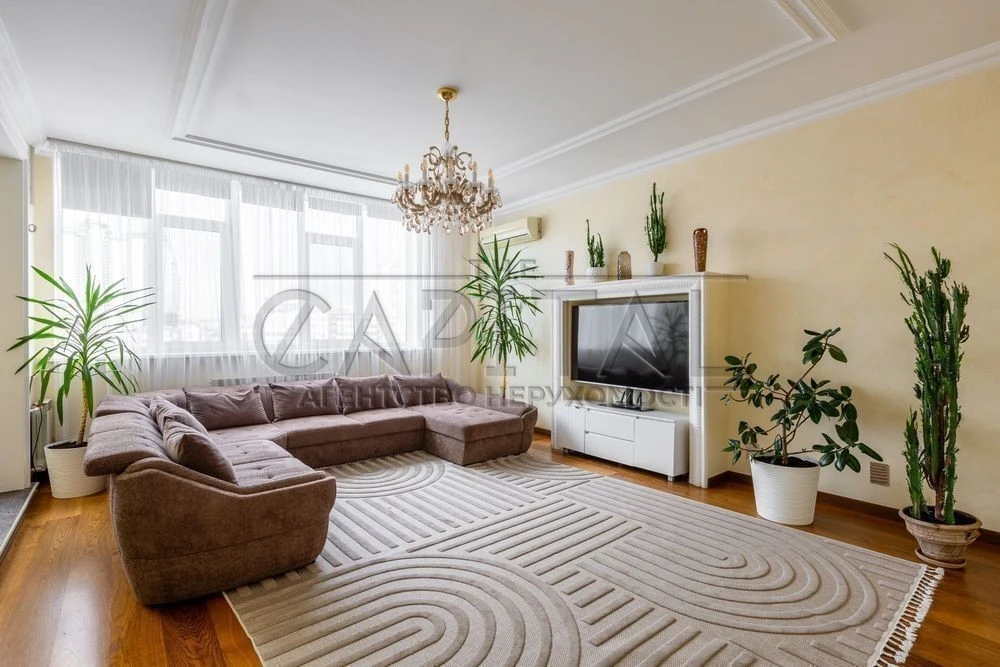 For sale / 4-room apartment Kovpaka Boulevard of Fountains