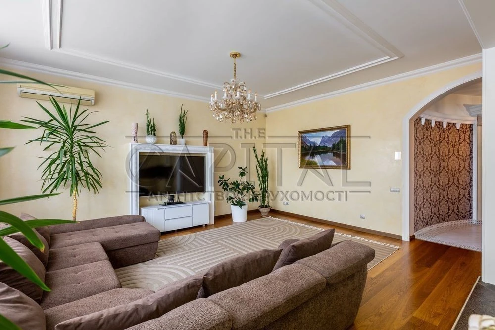 For sale / 4-room apartment Kovpaka Boulevard of Fountains