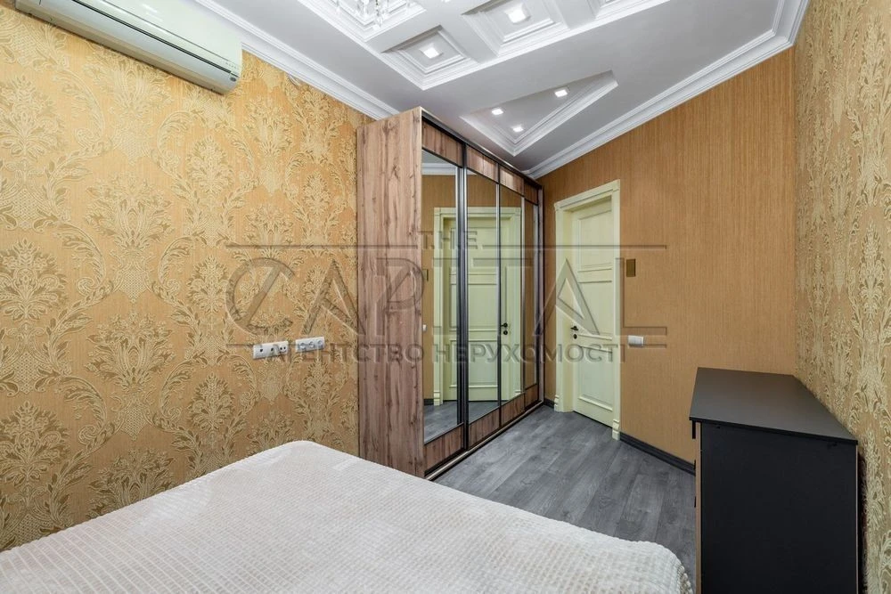 For sale / 4-room apartment Kovpaka Boulevard of Fountains