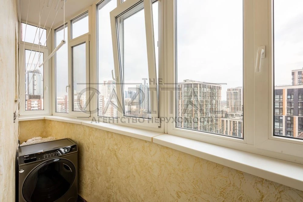 For sale / 4-room apartment Kovpaka Boulevard of Fountains