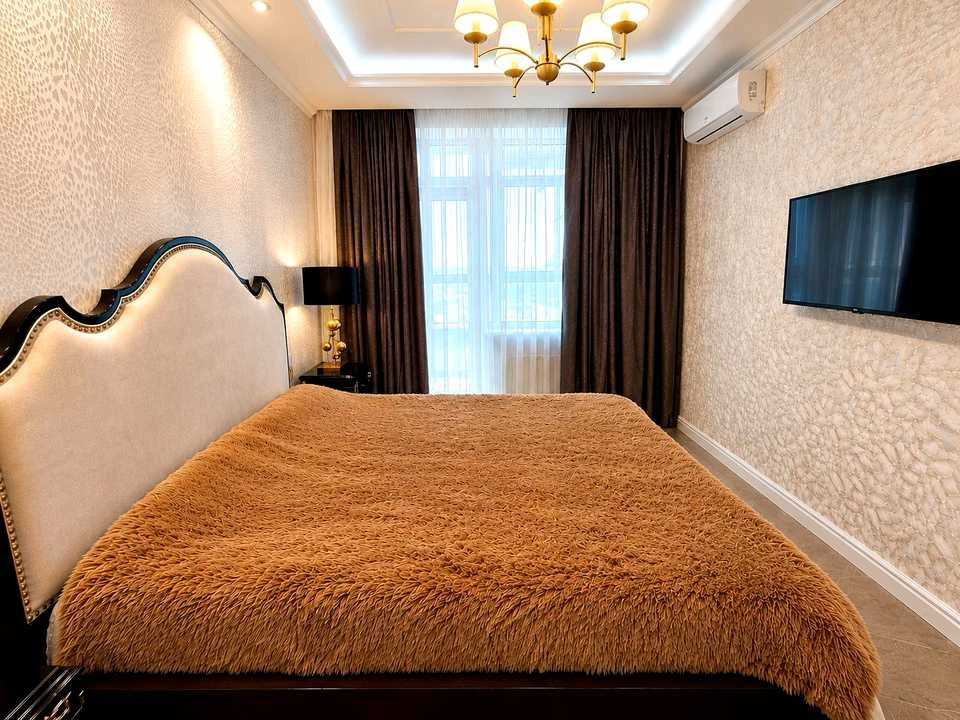 Квартира. Київ, Микільсько-Слобідська вулиця.