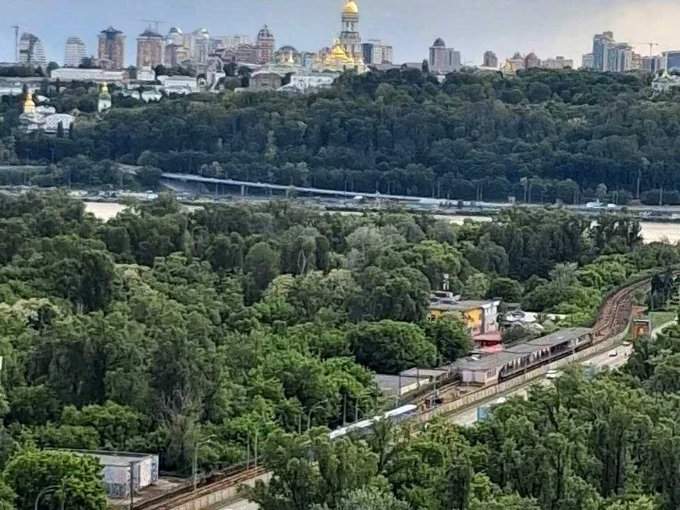 Квартира. Київ, Микільсько-Слобідська вулиця.
