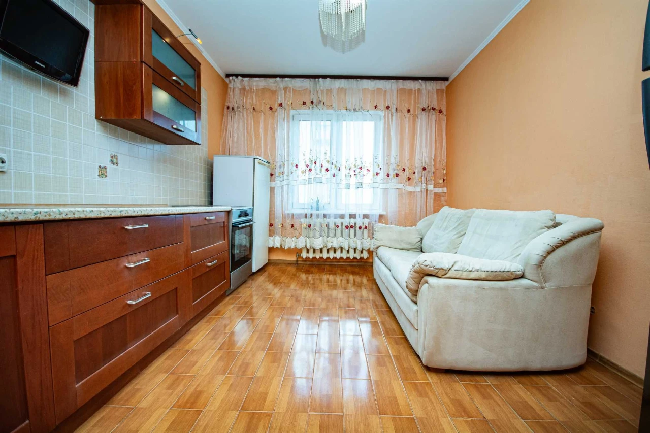 No Fee. Sale of a 3-room apartment at 4, Mylooslavska Street, State Programs.