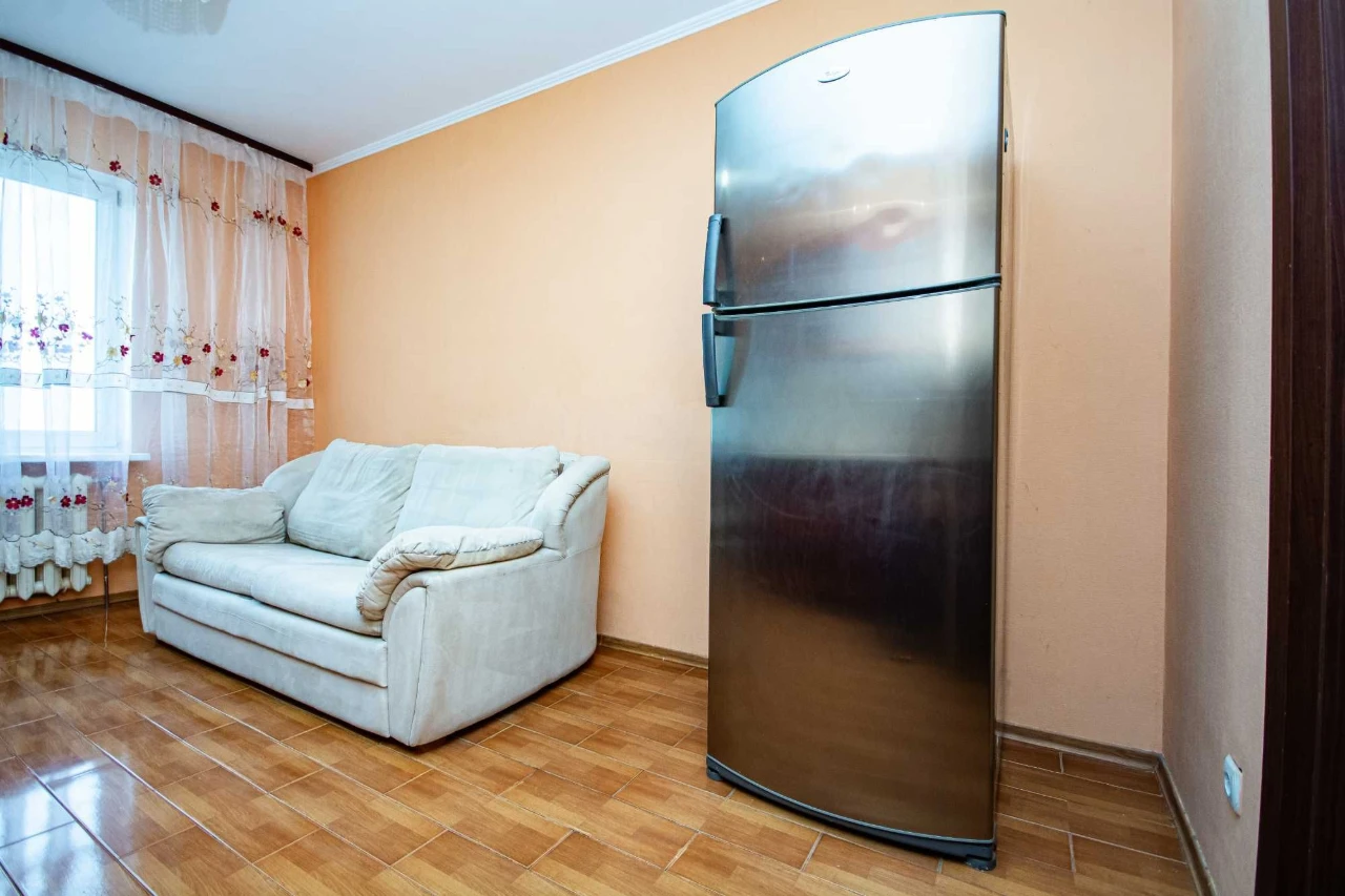 No Fee. Sale of a 3-room apartment at 4, Mylooslavska Street, State Programs.