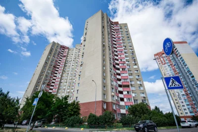 No Fee. Sale of a 3-room apartment at 4, Mylooslavska Street, State Programs.