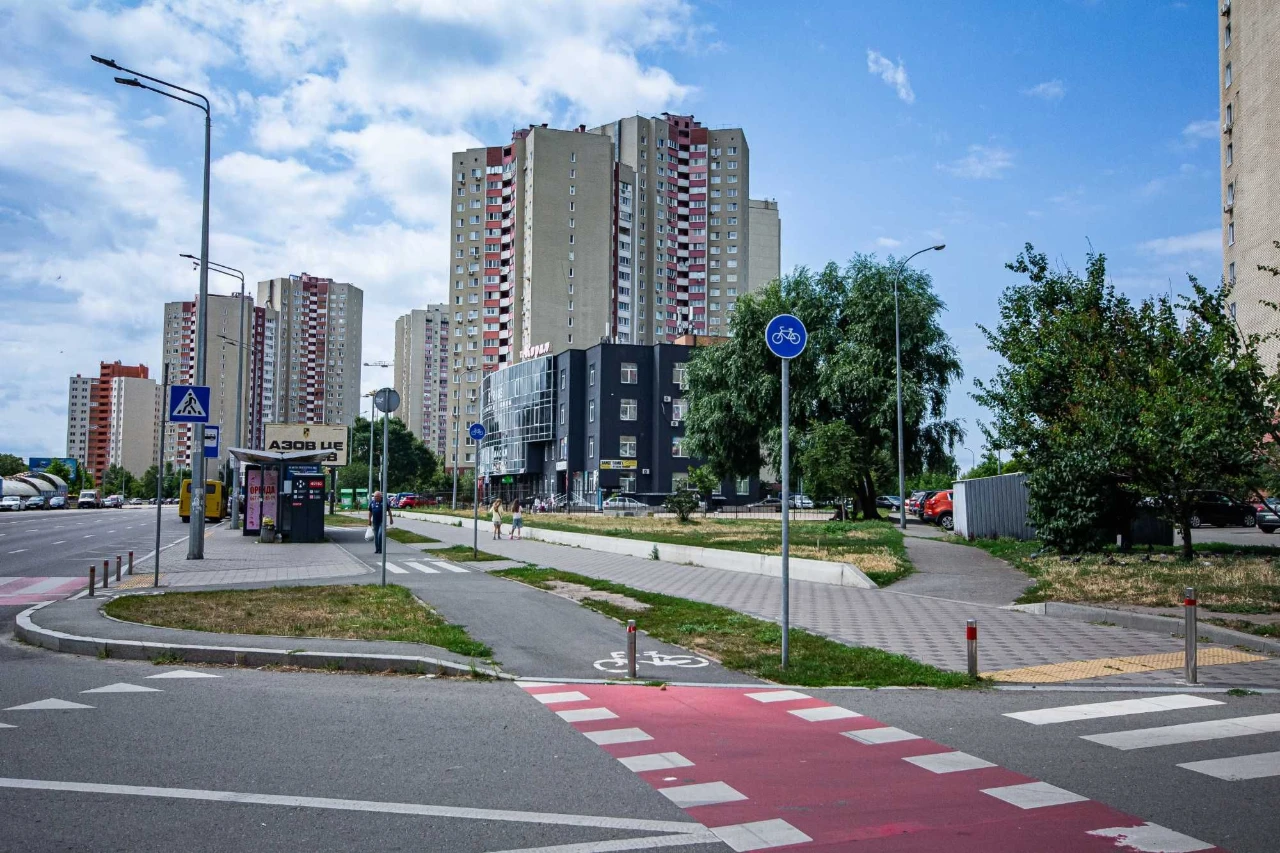 No Fee. Sale of a 3-room apartment at 4, Mylooslavska Street, State Programs.