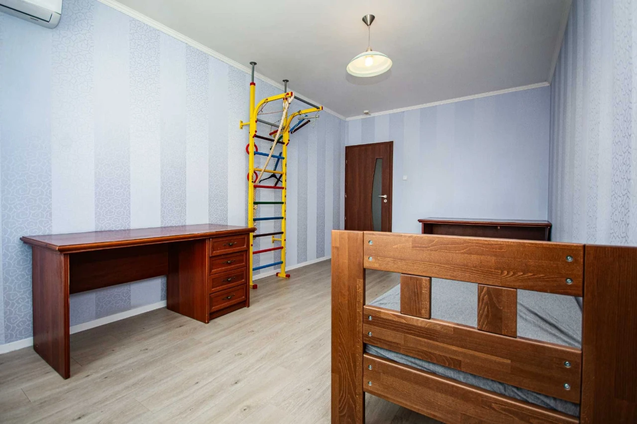 No Fee. Sale of a 3-room apartment at 4, Mylooslavska Street, State Programs.