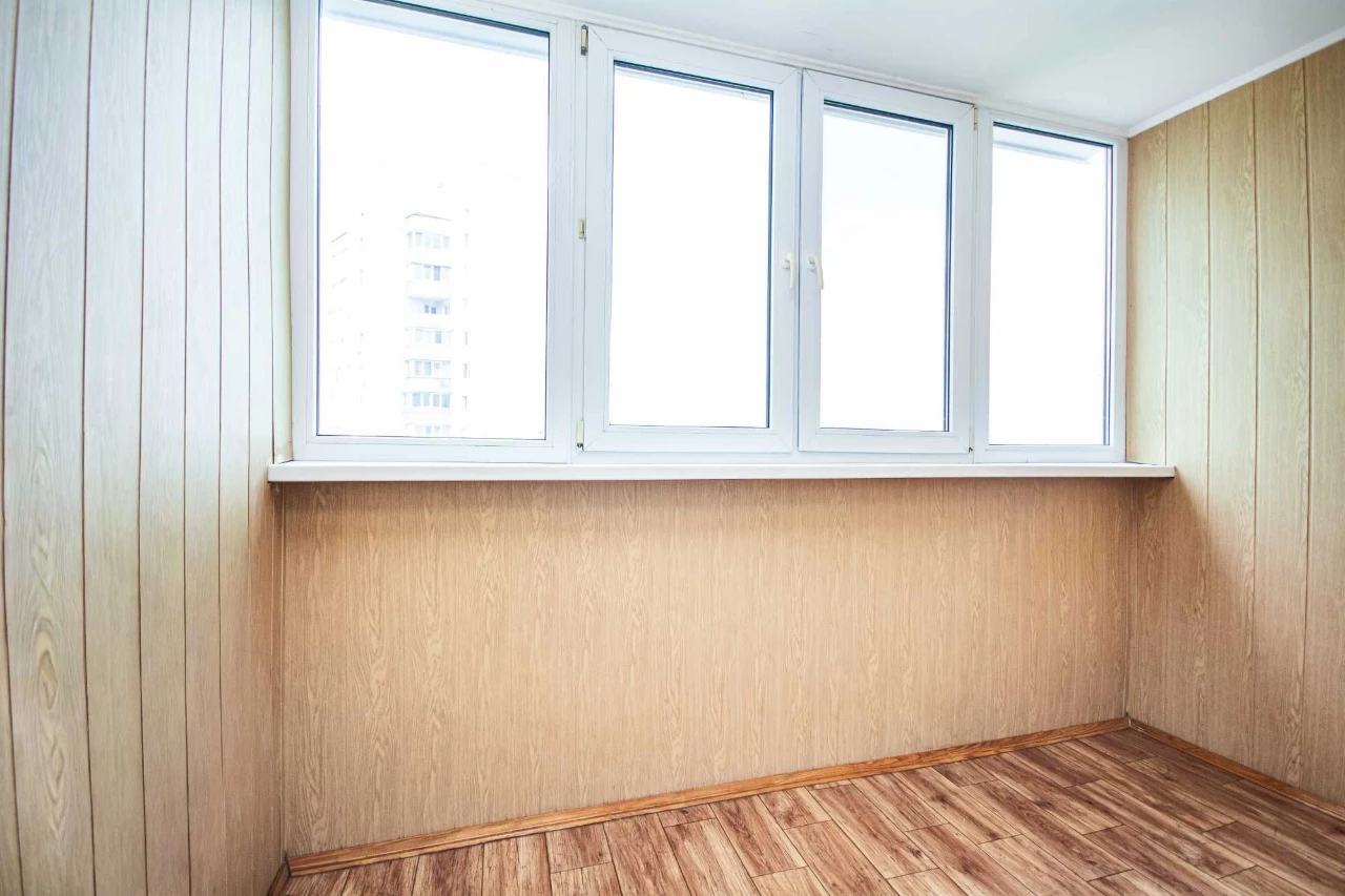 No Fee. Sale of a 3-room apartment at 4, Mylooslavska Street, State Programs.