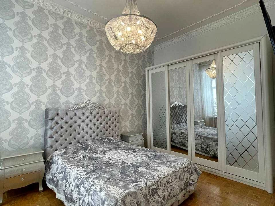 Apartment. Odessa, Kanatna st.